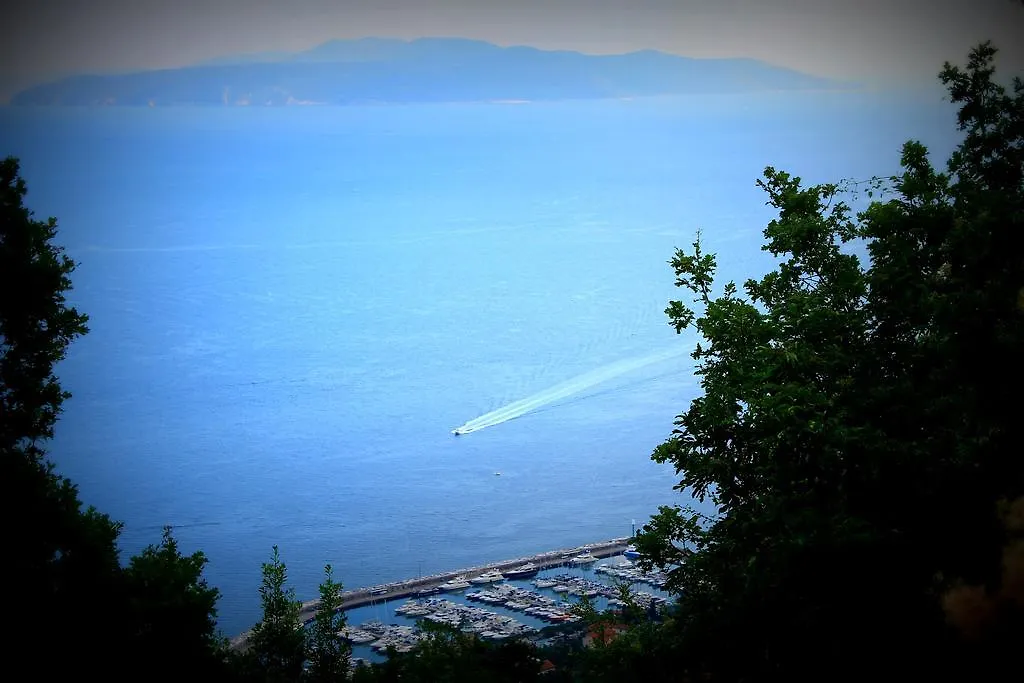 Holiday Paradise Opatija 0*,  Kroatië